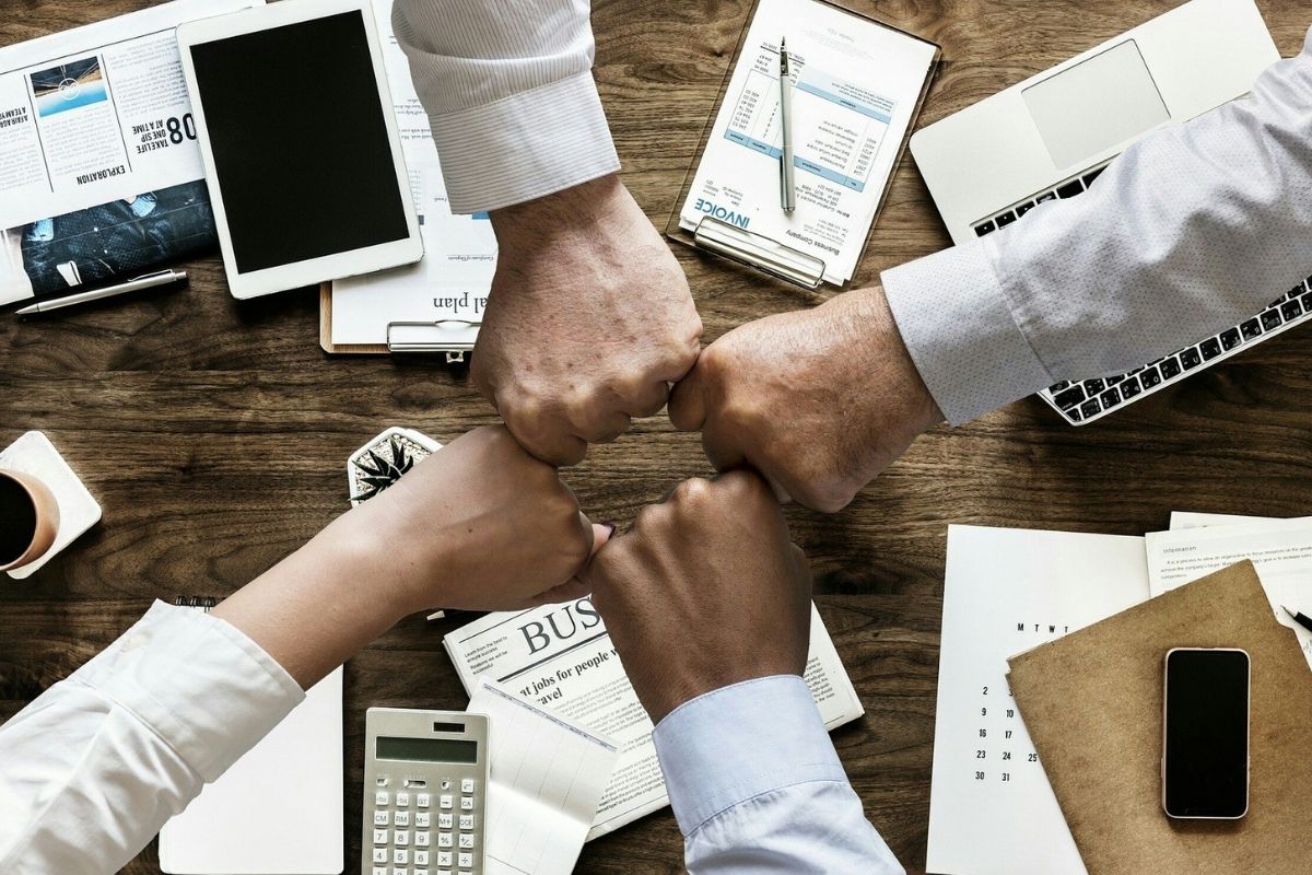 CONTRIBUTI A FONDO PERDUTO<br>PER IL SOSTEGNO ALLE<br>MICRO E PICCOLE IMPRESE