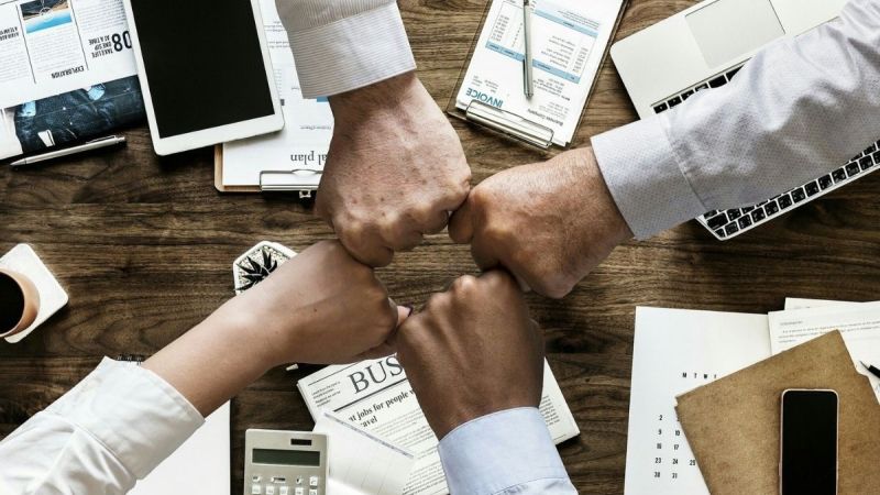 CONTRIBUTI A FONDO PERDUTO<br>PER IL SOSTEGNO ALLE<br>MICRO E PICCOLE IMPRESE